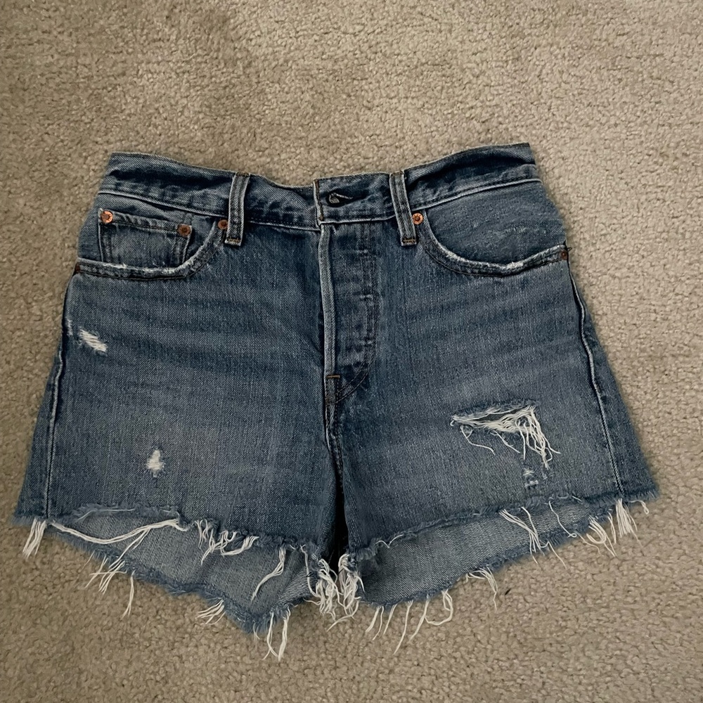 Levi’s Wedgie Shorts Size 27